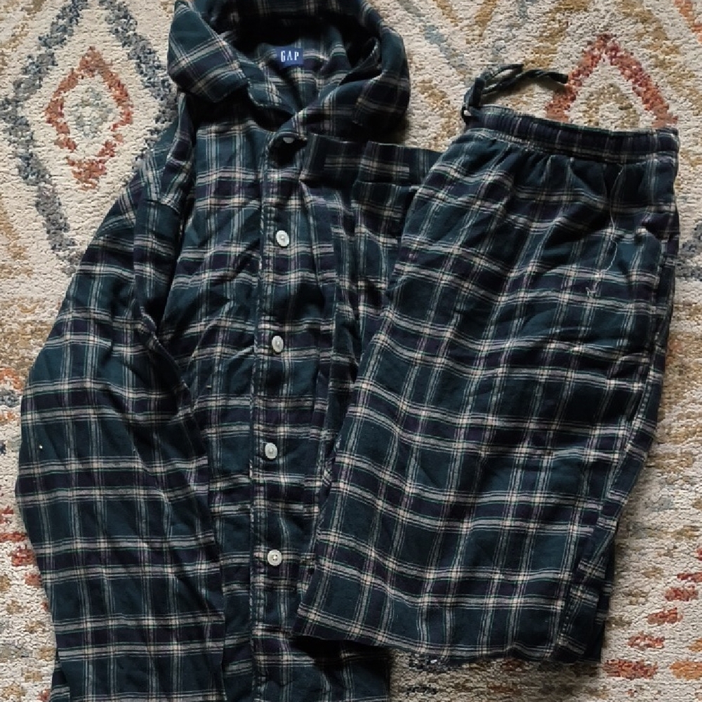 GAP Black and White Pajama Set Classic Comfort